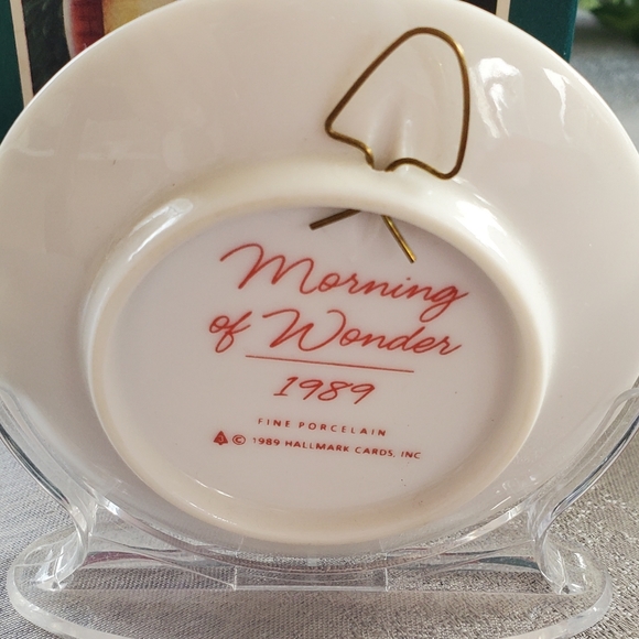 Hallmark Keepsake MORNING OF WONDER 3RD IN THE COLLECTORS PLATE SERIES Christmas - Picture 3 of 8